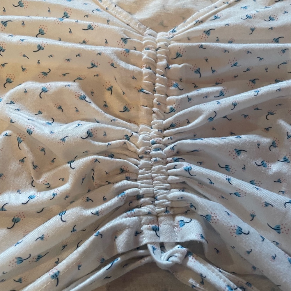 SheIn Ruched Front Crop Top - Picture 2 of 3